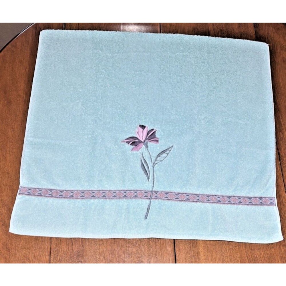 Saturday Knight Ltd Vintage Bath Towel 47X25” Sea Foam Teal Floral Embroidered